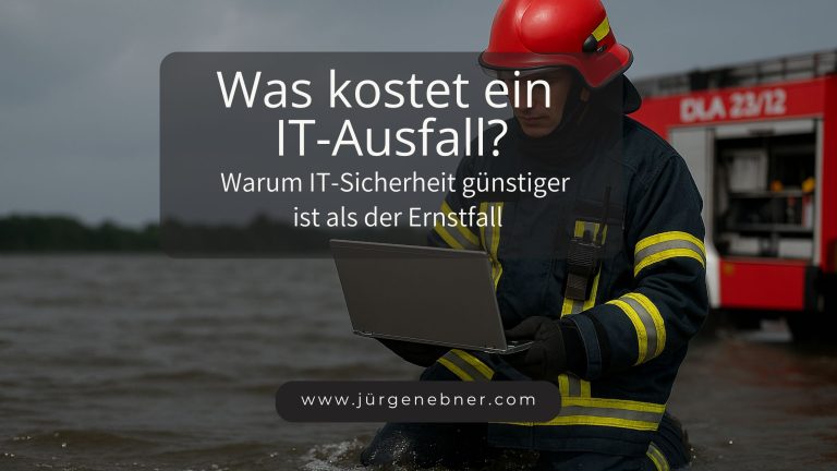 Feuerwehrmann mit Laptop im Serverraum als Symbol für IT-Notfall